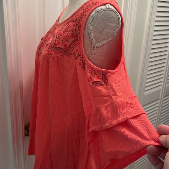Democracy cold shoulder coral blouse - Picture 4 of 6